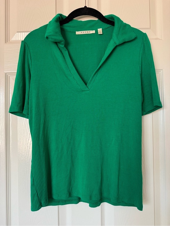 Cyrus Tops - Cyrus Green Ribbed Short Sleeve Polo Top Size M